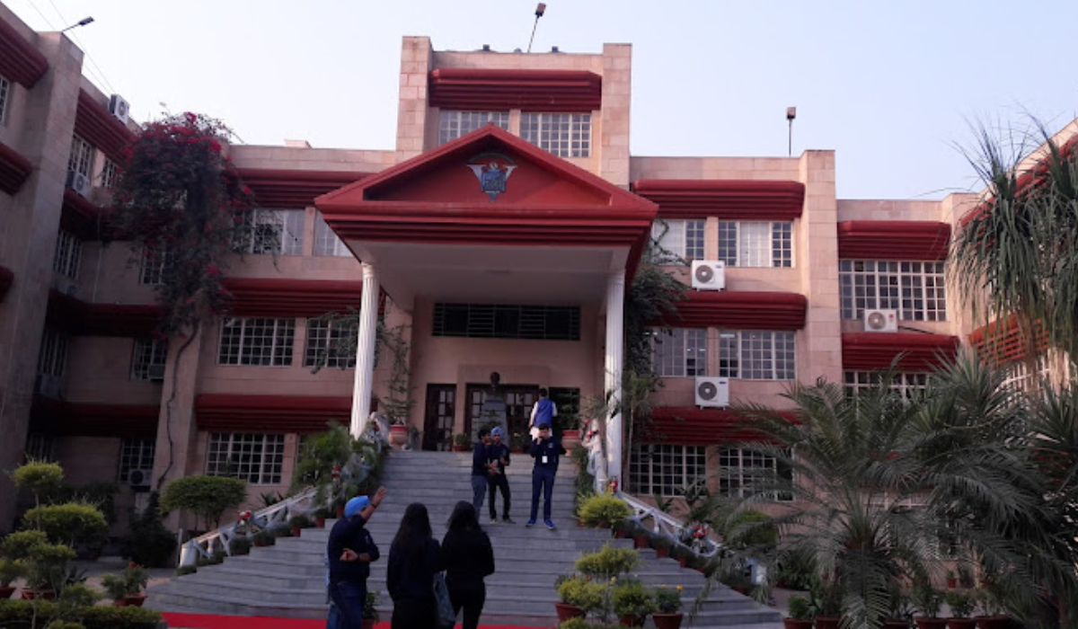 Vivek High School